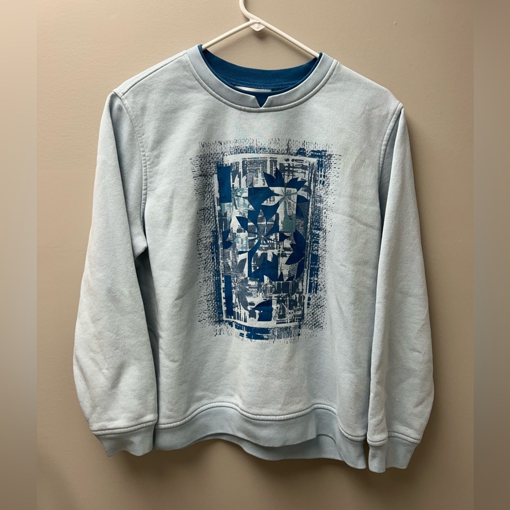 Northern Reflections Women’s Light Blue‎ Abstract Art Crewneck